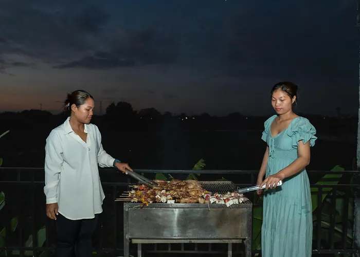 Pensjonat Pomelo Travel Outpost Cambodia ដំណាក់ភ្នំក្រោម 3*