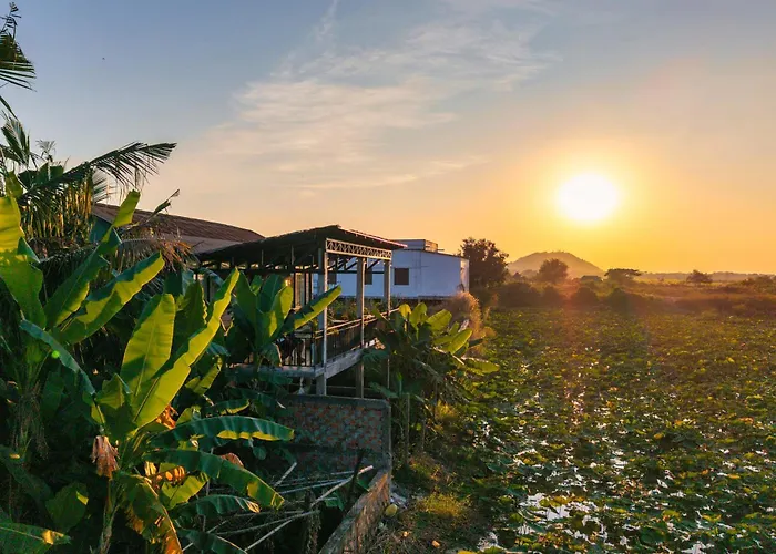 Pensjonat Pomelo Travel Outpost Cambodia ដំណាក់ភ្នំក្រោម