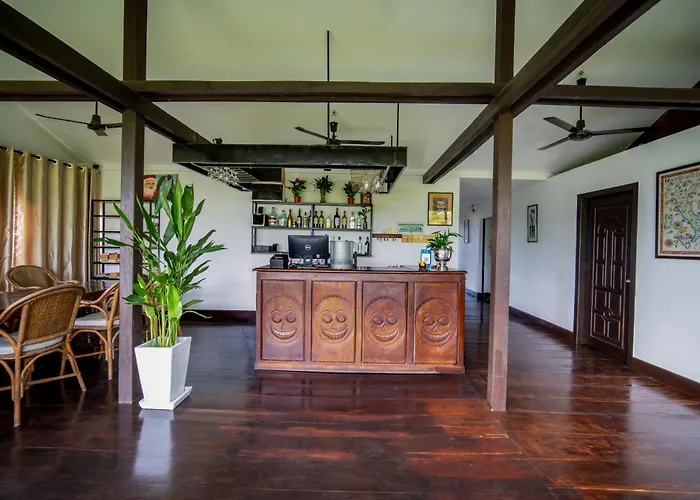 Pensjonat Pomelo Travel Outpost Cambodia ដំណាក់ភ្នំក្រោម