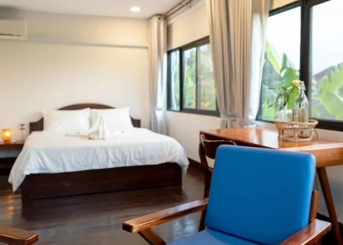Pomelo Travel Outpost Cambodia ដំណាក់ភ្នំក្រោម