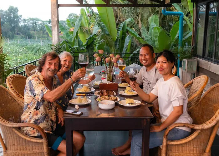 Pomelo Travel Outpost Cambodia ដំណាក់ភ្នំក្រោម
