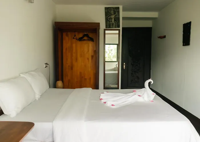 Pomelo Travel Outpost Cambodia ដំណាក់ភ្នំក្រោម Pensjonat Siem Reap