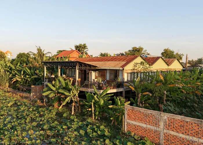 Pomelo Travel Outpost Cambodia ដំណាក់ភ្នំក្រោម Pensjonat Siem Reap